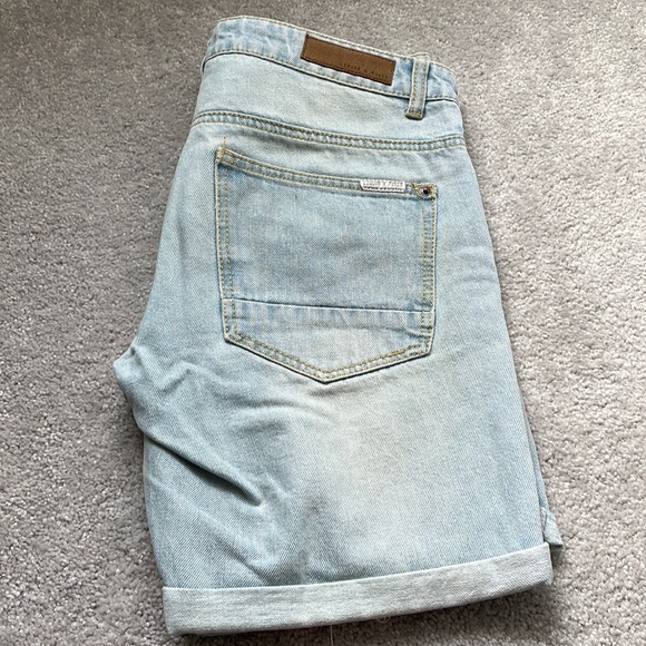 Mens Shorts - Picture 4 of 4